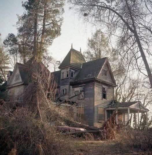 Can you believe this house was built way back in 1889?